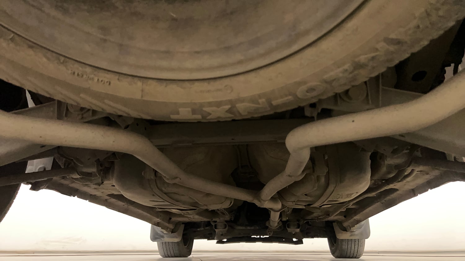 Used 2016 Mahindra XUV500 W4 Diesel Manual extra REAR UNDERBODY VIEW (TAKEN FROM REAR)
