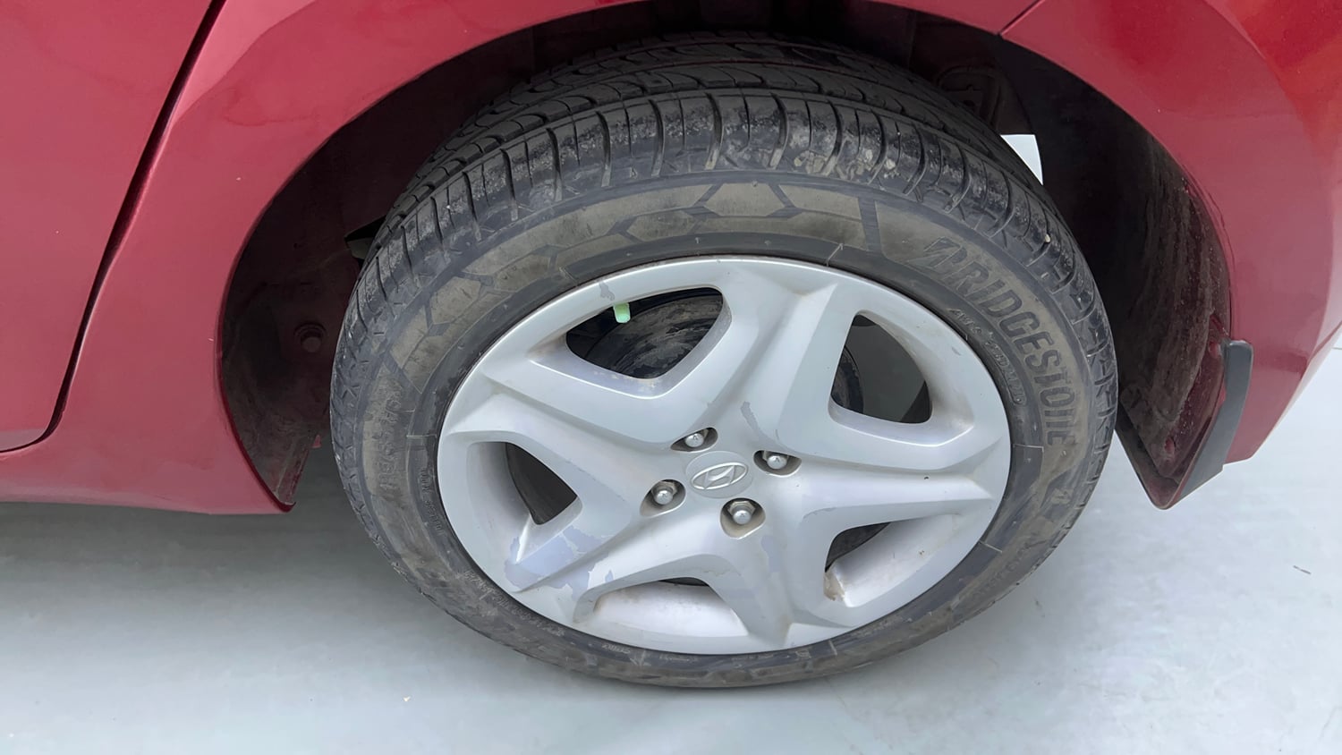 Used 2017 Hyundai Elite i20 Asta 1.2 Petrol Manual tyres LEFT REAR TYRE RIM VIEW