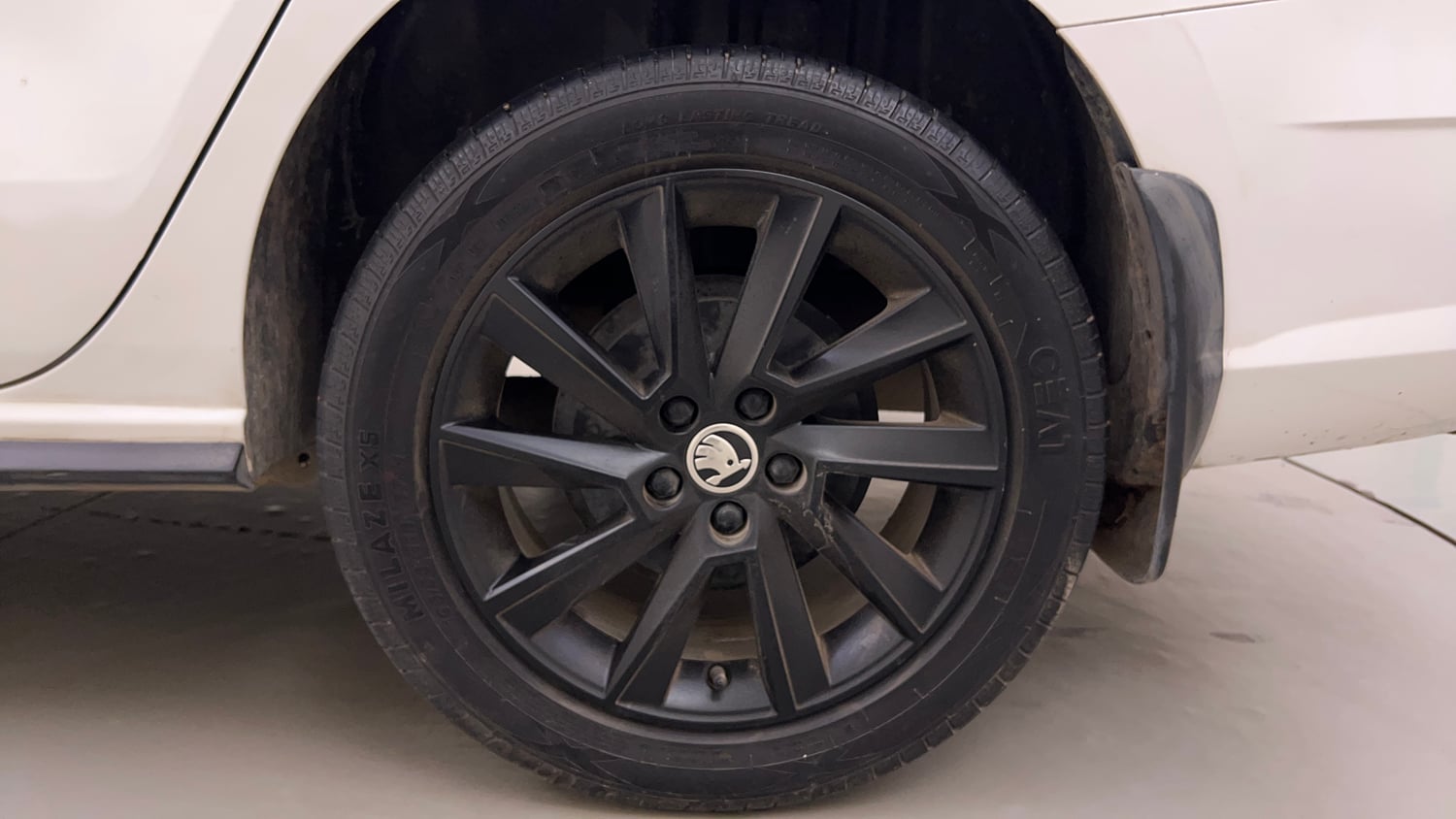 Used 2021 Skoda Rapid Style Petrol Manual tyres LEFT REAR TYRE RIM VIEW
