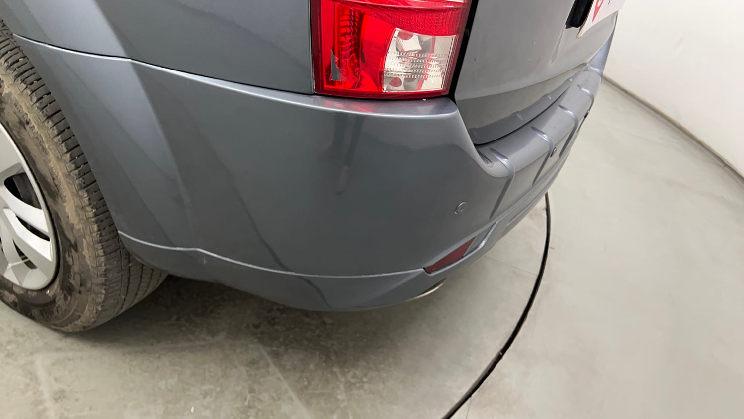 Used 2016 Mahindra XUV500 W4 Diesel Manual dents MINOR SCRATCH