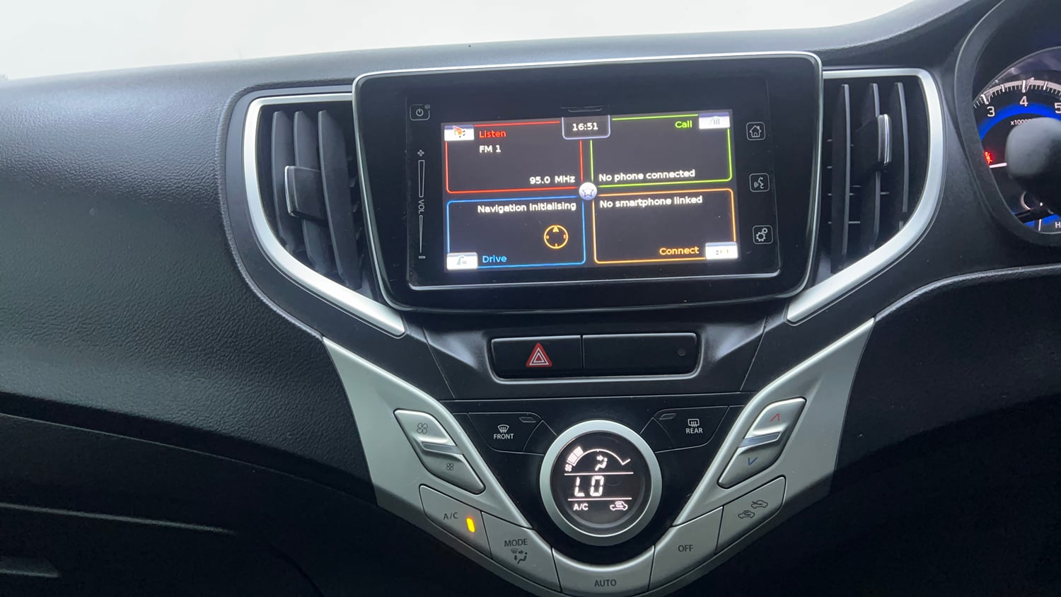 Used 2016 Maruti Suzuki Baleno Alpha 1.2 Petrol Manual interior MUSIC SYSTEM & AC CONTROL VIEW