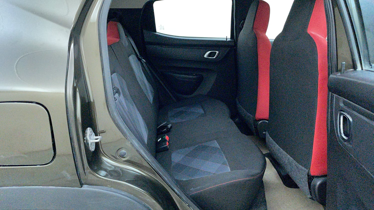 Used 2019 Renault Kwid 1.0 RXT AMT Opt Petrol Automatic interior RIGHT SIDE REAR DOOR CABIN VIEW