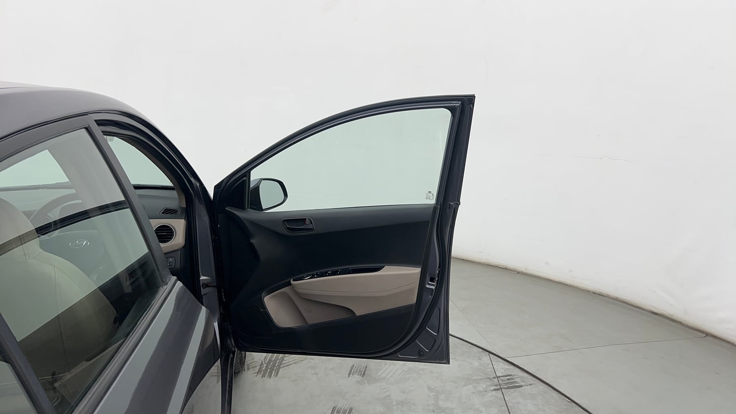Used 2019 Hyundai Xcent S Petrol Manual interior RIGHT FRONT DOOR OPEN VIEW