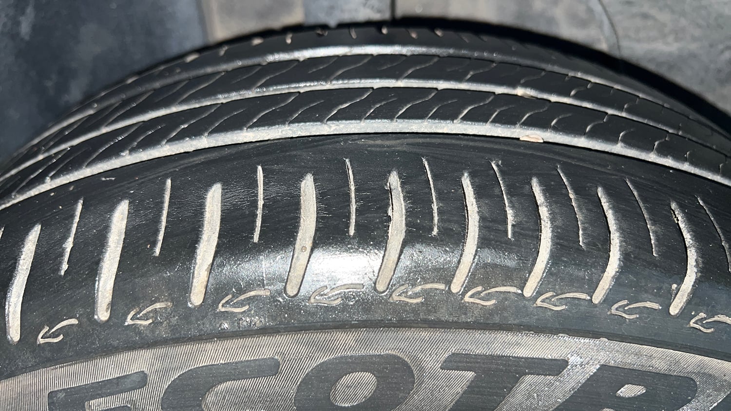 Used 2023 Tata Altroz XZA Petrol Petrol Automatic tyres RIGHT REAR TYRE TREAD VIEW