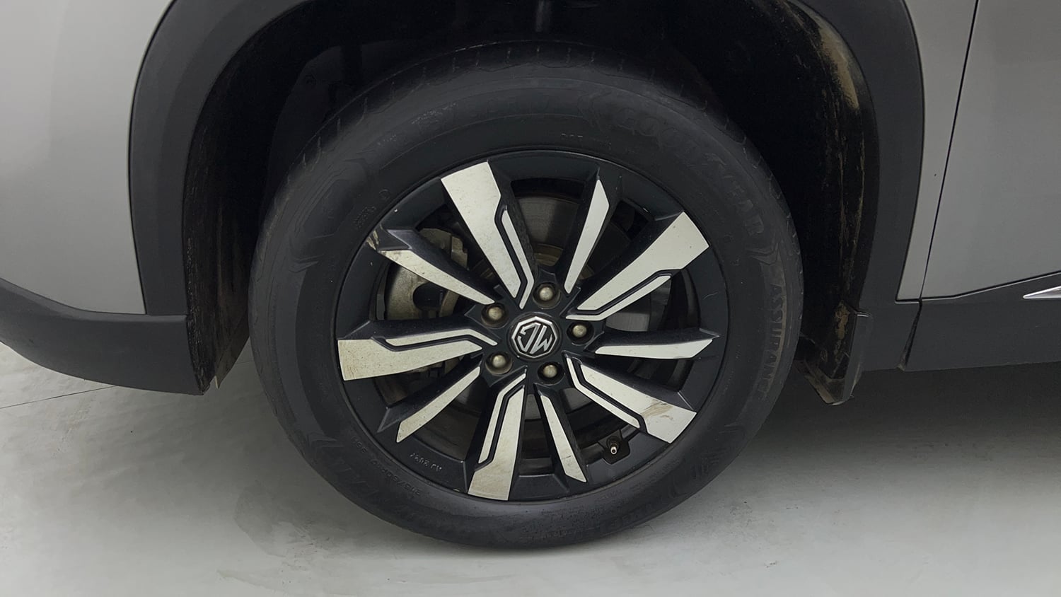 Used 2019 MG Motors Hector Sharp 1.5 DCT Petrol Petrol Automatic tyres LEFT FRONT TYRE RIM VIEW