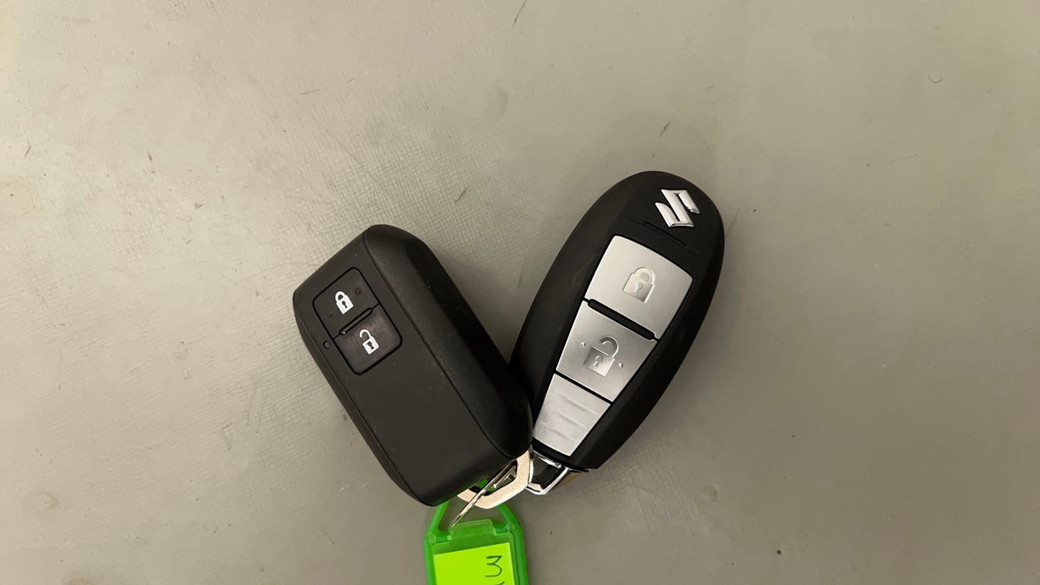 Used 2022 Maruti Suzuki Ignis Zeta 1.2 MT Petrol Manual extra CAR KEY VIEW