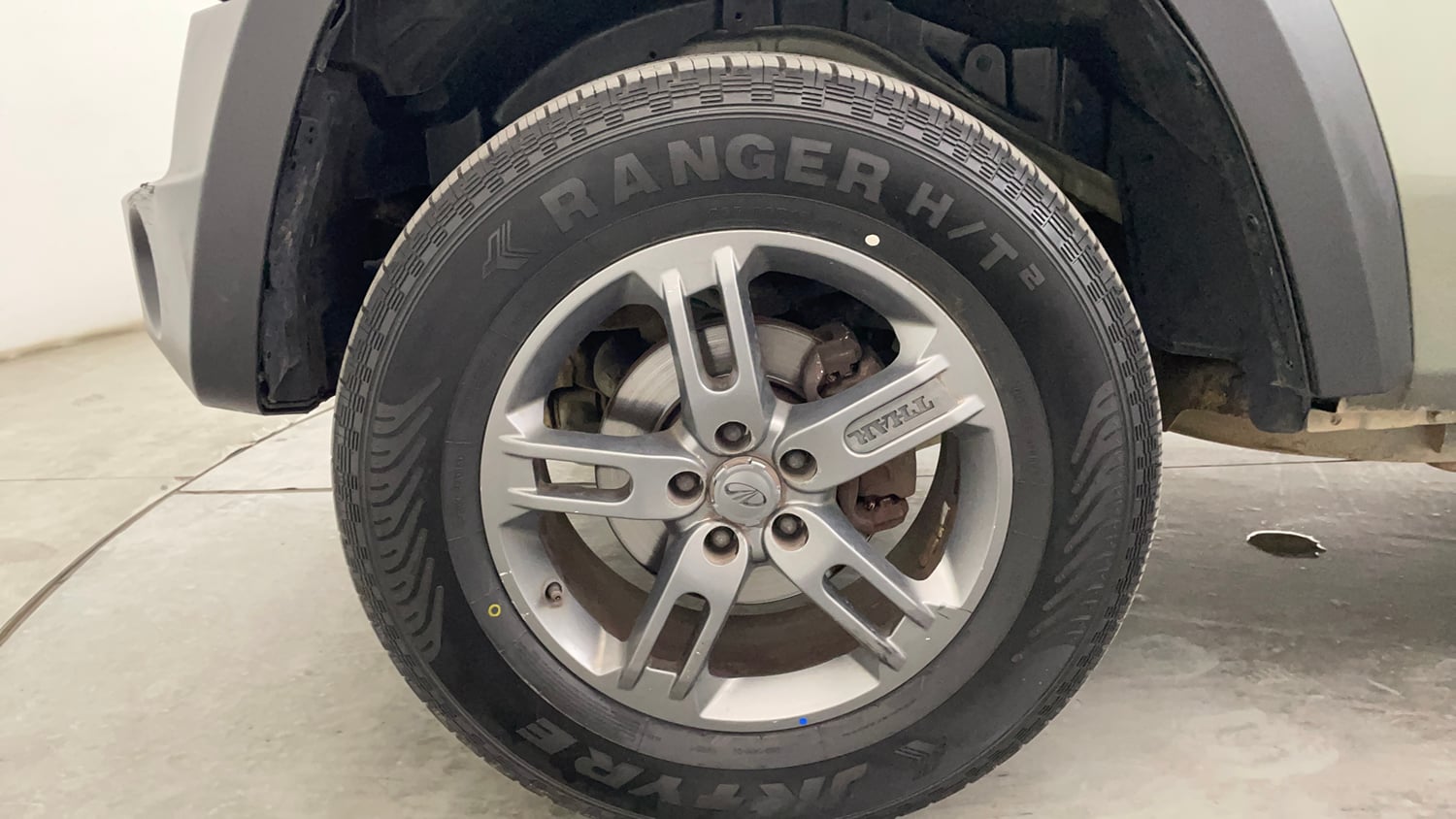 Used 2021 mahindra Thar LX Hard Top Petrol AT 4WD Petrol Automatic tyres LEFT FRONT TYRE RIM VIEW