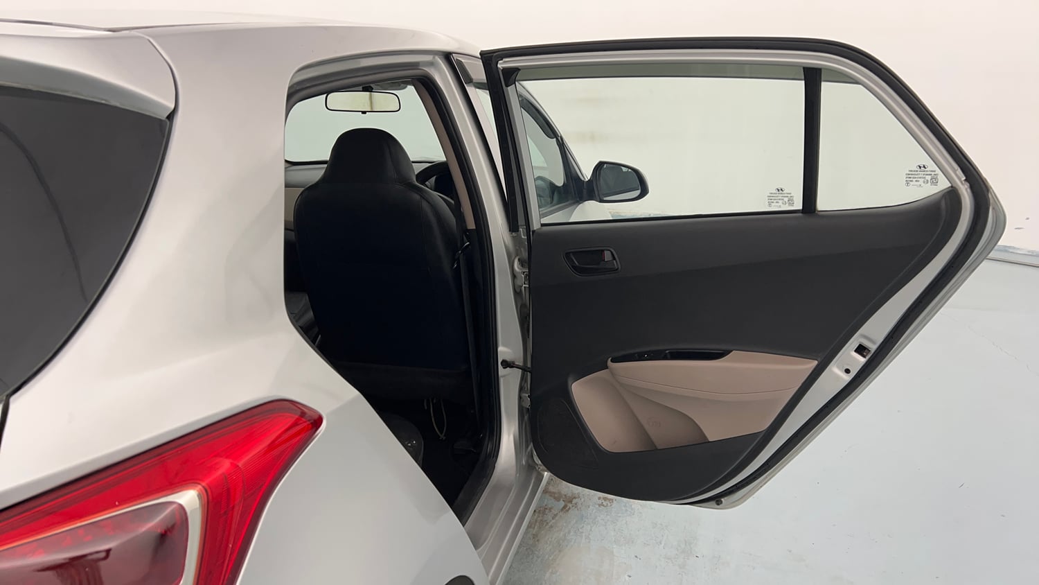Used 2019 Hyundai Grand i10 Magna 1.2 Kappa VTVT Petrol Manual interior RIGHT REAR DOOR OPEN VIEW