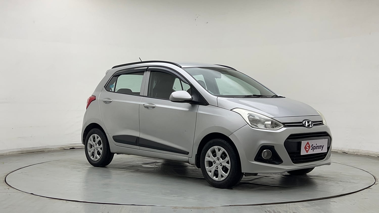 Used 2015 Hyundai Grand i10 Sportz 1.2 Kappa VTVT Petrol Manual exterior RIGHT FRONT CORNER VIEW
