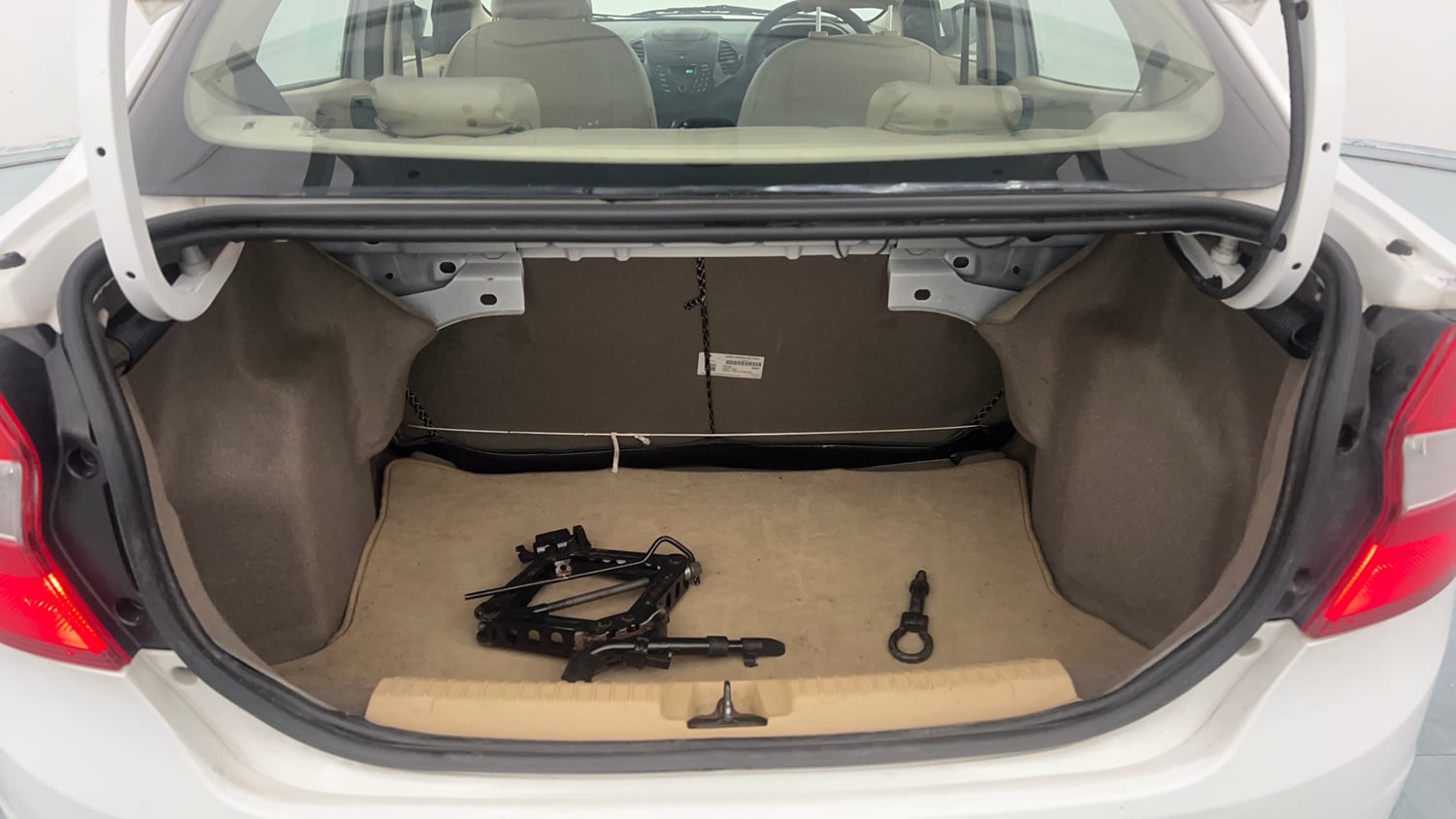 Used 2016 Ford Figo Aspire Trend 1.2 Ti-VCT Petrol Manual interior DICKY INSIDE VIEW