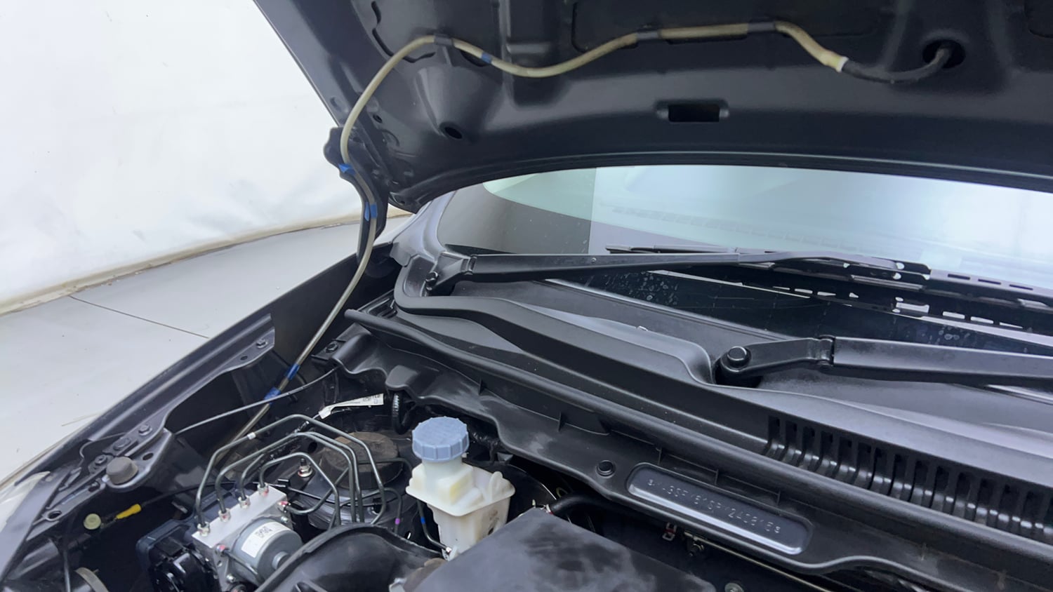 Used 2024 Maruti Suzuki Alto K10 VXi Plus Petrol Manual engine ENGINE RIGHT SIDE HINGE & APRON VIEW
