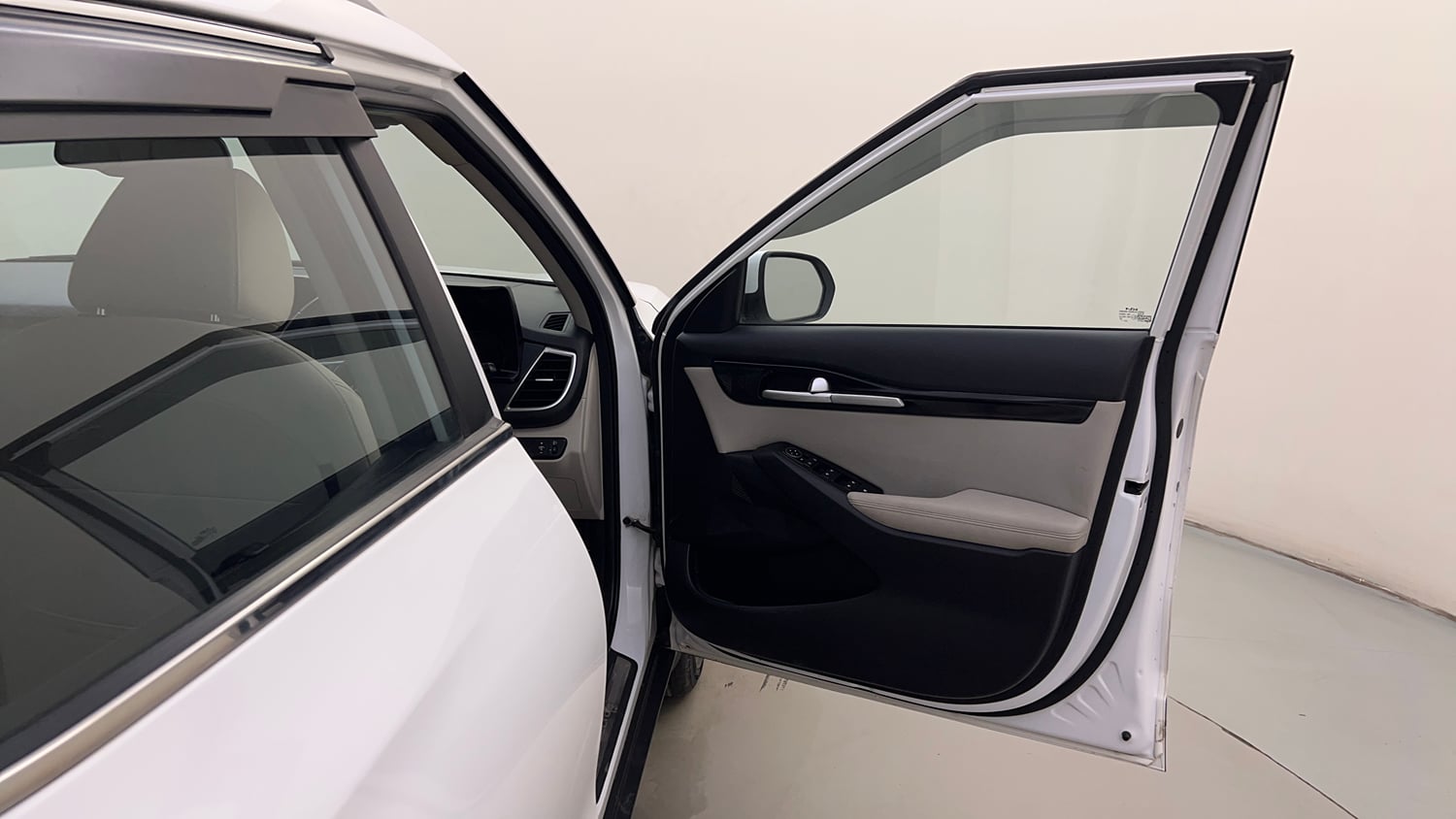 Used 2022 Kia Seltos HTX 1.5 Petrol Manual interior RIGHT FRONT DOOR OPEN VIEW