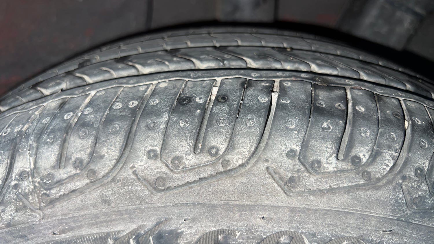 Used 2021 Hyundai Aura SX Plus 1.2 AMT Petrol Petrol Automatic tyres LEFT REAR TYRE TREAD VIEW