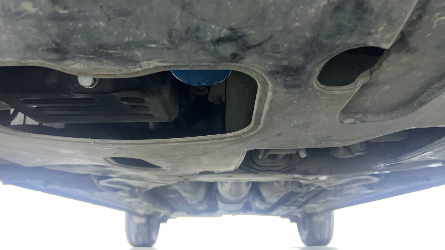 Used 2022 Hyundai Venue SX Plus 1.0 Turbo DCT Petrol Automatic extra FRONT LEFT UNDERBODY VIEW