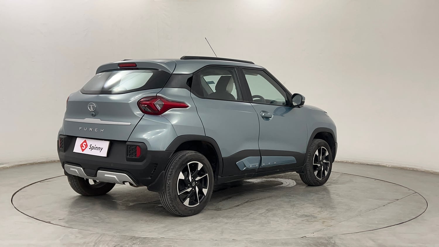 Used 2022 Tata Punch Accomplished Dazzle Pack MT Petrol Manual exterior RIGHT REAR CORNER VIEW