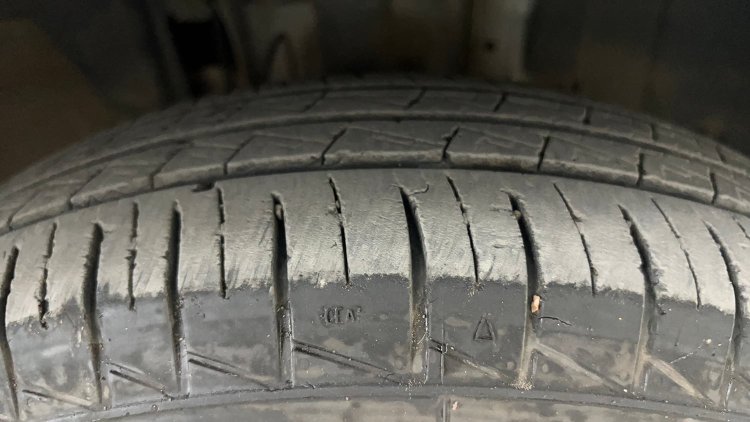 Used 2025 Renault Triber RXL Petrol Manual tyres RIGHT FRONT TYRE TREAD VIEW