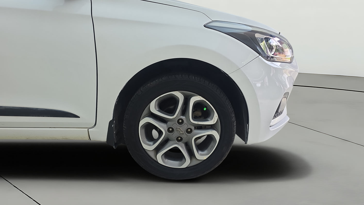 Used 2019 Hyundai Elite i20 Asta 1.2 (O) Petrol Manual tyres RIGHT FRONT TYRE RIM VIEW