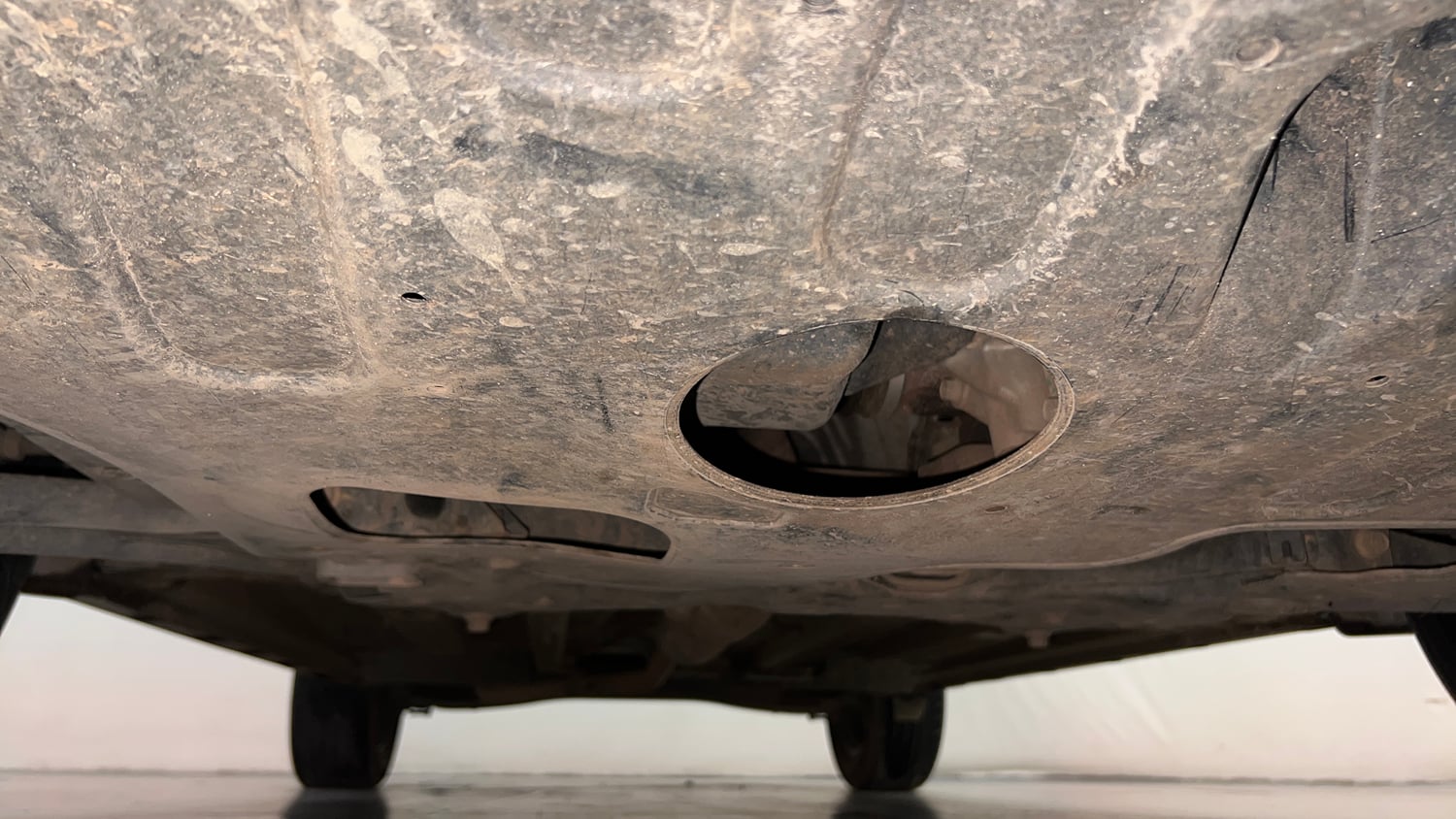 Used 2022 Kia Seltos HTX 1.5 Petrol Manual extra FRONT LEFT UNDERBODY VIEW