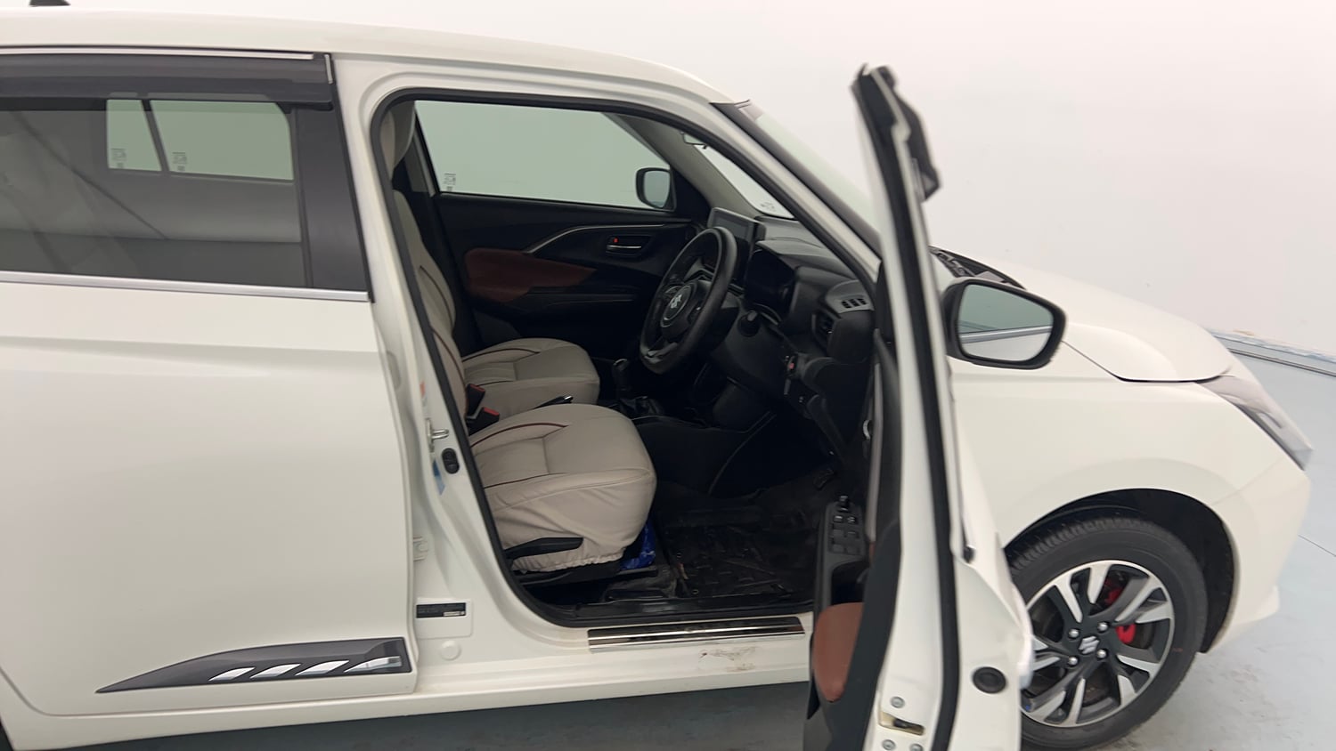 Used 2025 Maruti Suzuki Swift ZXi Plus Petrol Manual interior RIGHT SIDE FRONT DOOR CABIN VIEW
