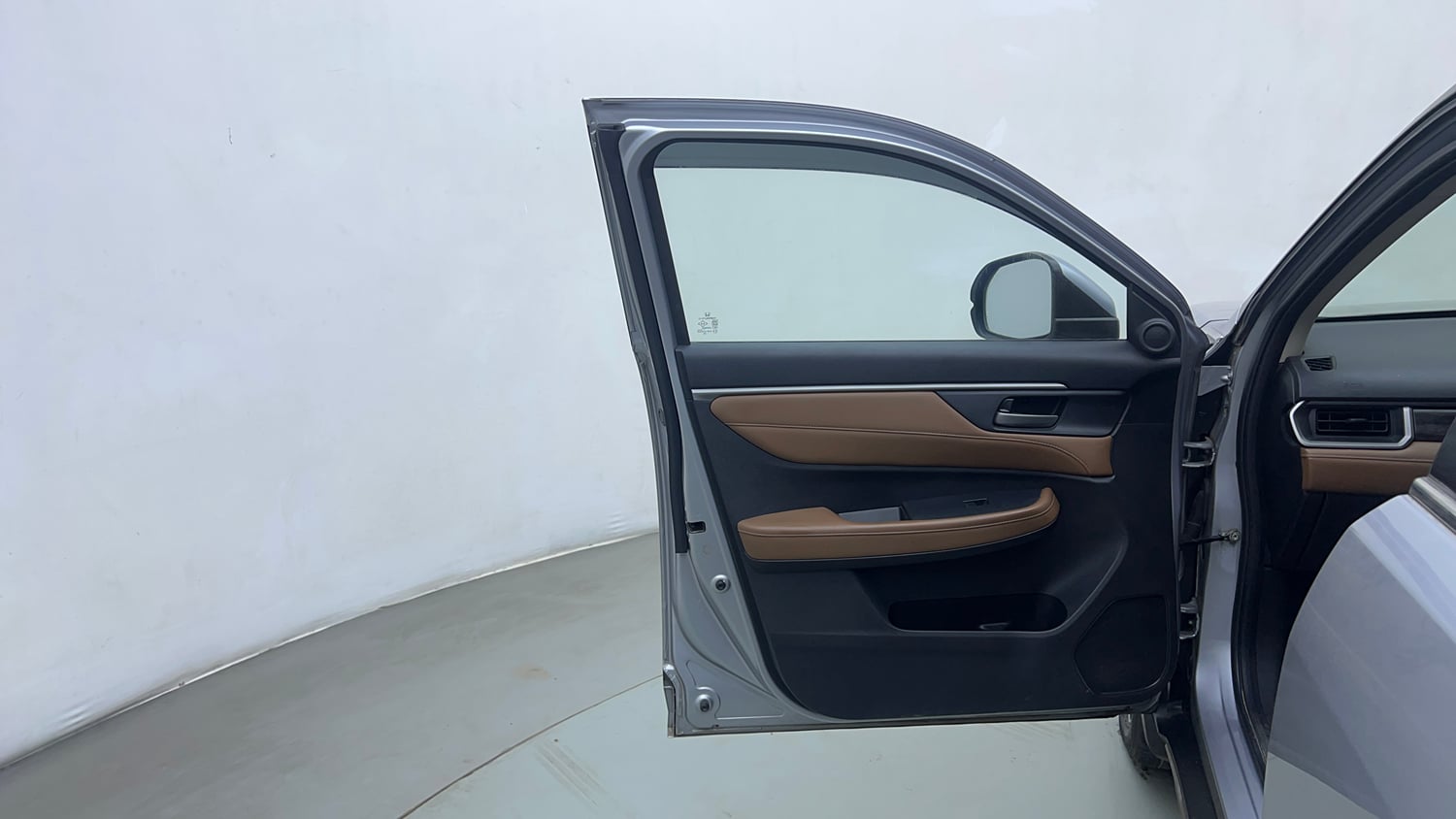 Used 2024 Honda Elevate ZX MT Petrol Manual interior LEFT FRONT DOOR OPEN VIEW
