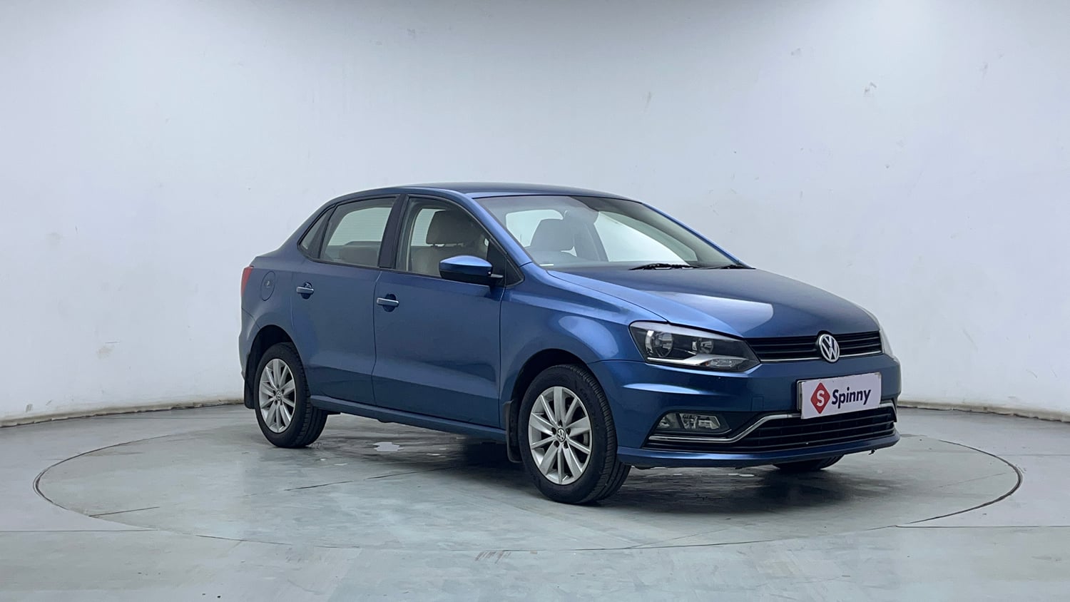 Used 2016 Volkswagen Ameo Highline1.2L (P) Petrol Manual exterior RIGHT FRONT CORNER VIEW