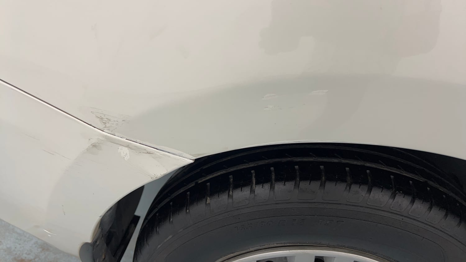 Used 2018 Maruti Suzuki Dzire VXi AMT Petrol Automatic dents MINOR SCRATCH