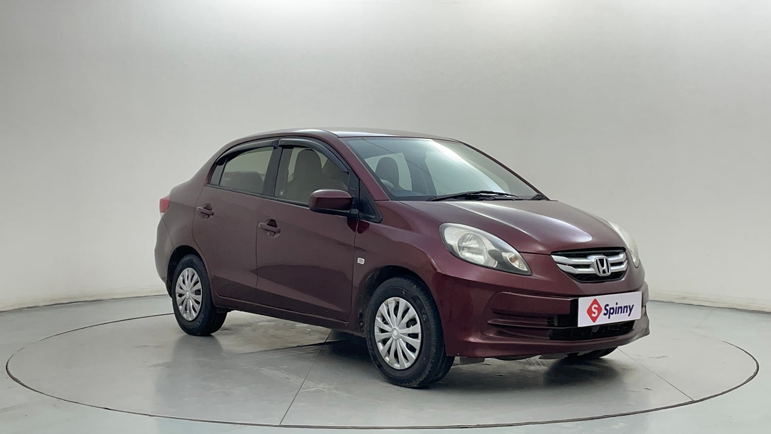 Used 2013 Honda Amaze 1.5 S i-DTEC Diesel Manual exterior RIGHT FRONT CORNER VIEW