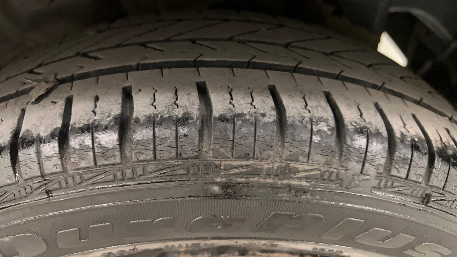 Used 2017 Hyundai Eon Magna + Petrol Manual tyres LEFT REAR TYRE TREAD VIEW