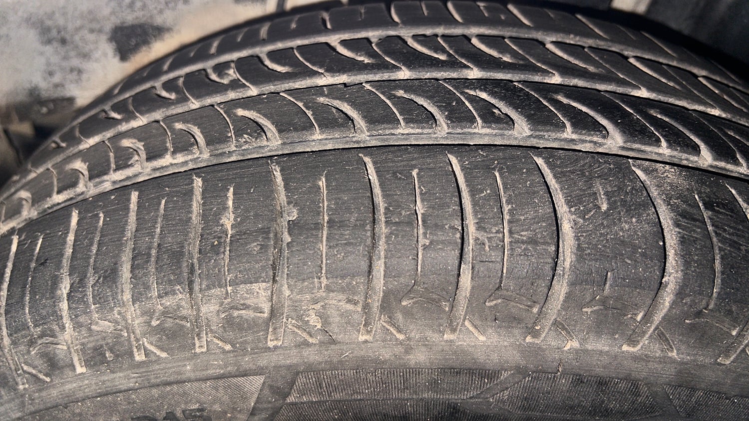 Used 2020 Hyundai Elite i20 Sportz Plus 1.2 Petrol Manual tyres LEFT REAR TYRE TREAD VIEW