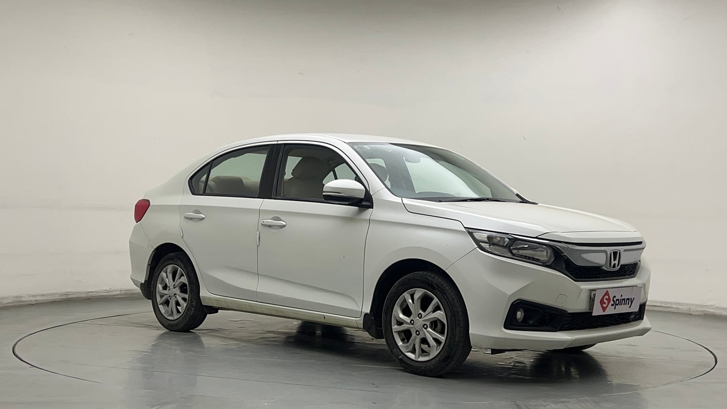 Used 2019 Honda Amaze 1.2 V MT Petrol Petrol Manual exterior RIGHT FRONT CORNER VIEW