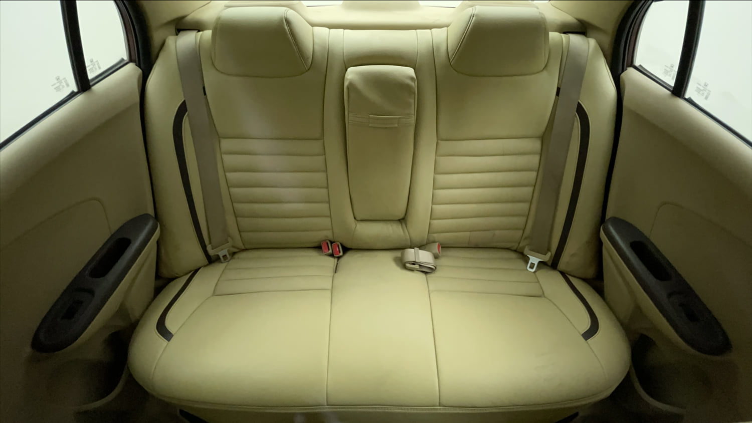 Used 2013 Honda Amaze 1.5 S i-DTEC Diesel Manual interior REAR SEAT CONDITION VIEW