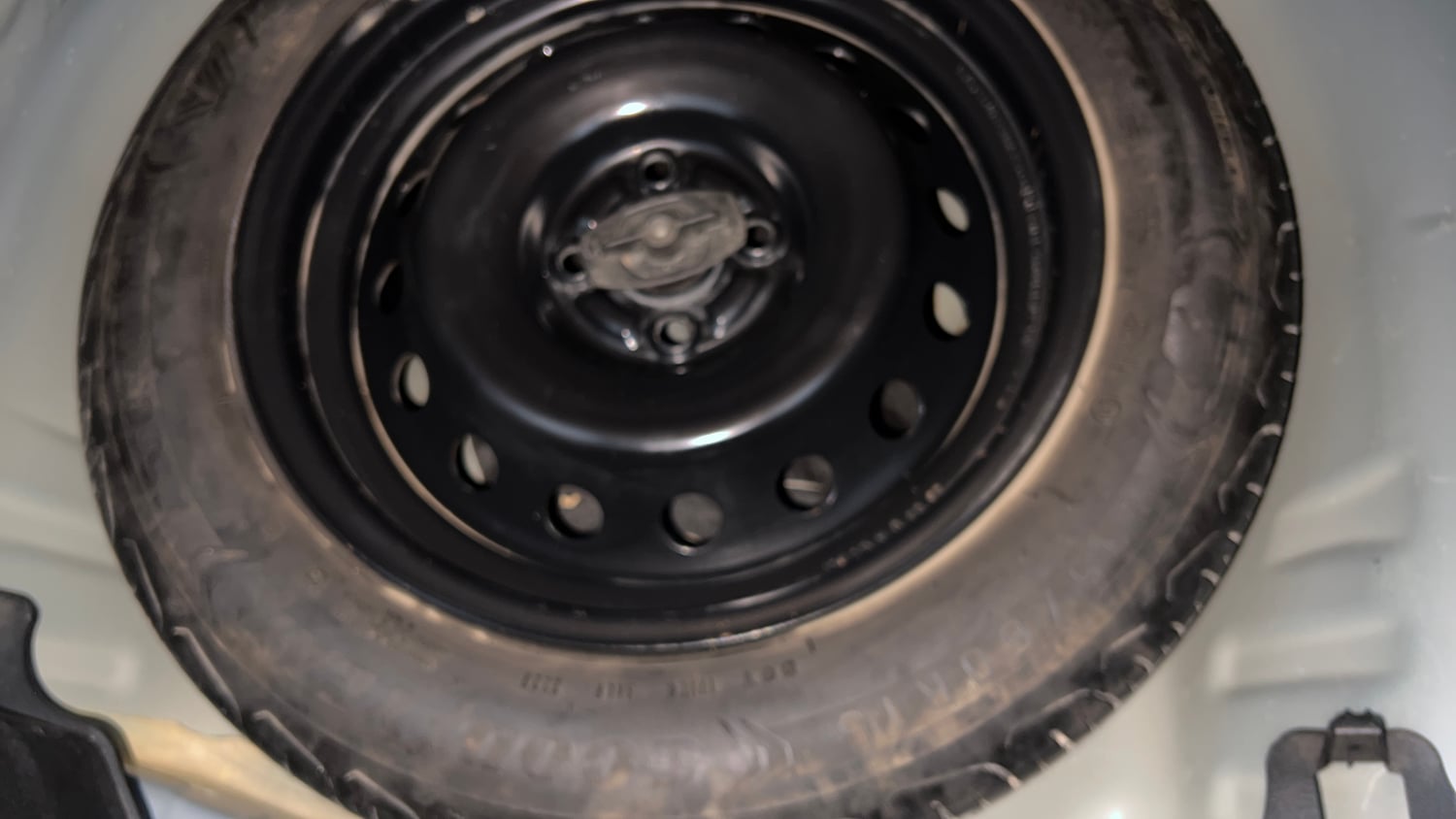 Used 2023 Maruti Suzuki Fronx Delta 1.2L MT Petrol Manual tyres SPARE TYRE VIEW