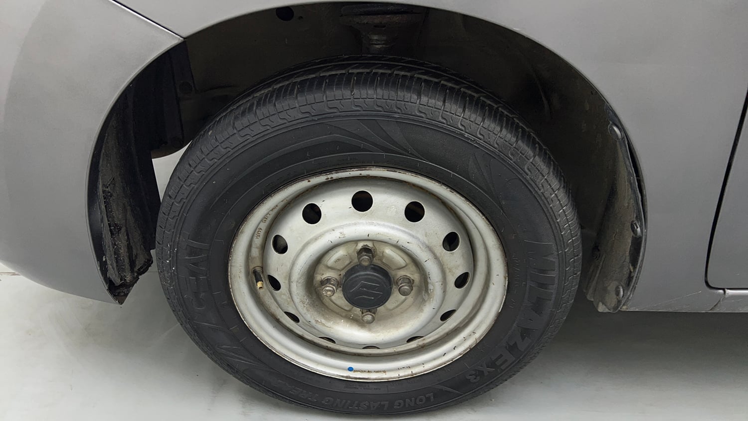 Used 2017 Maruti Suzuki Wagon R 1.0 LXI CNG (outside fitted) Cng Manual tyres LEFT FRONT TYRE RIM VIEW