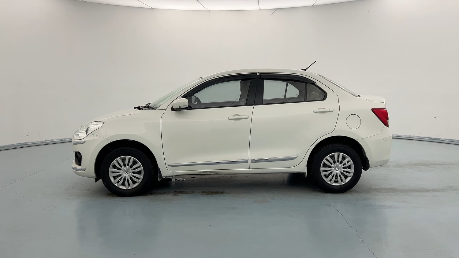 Used 2018 Maruti Suzuki Dzire VXi AMT Petrol Automatic exterior LEFT SIDE VIEW