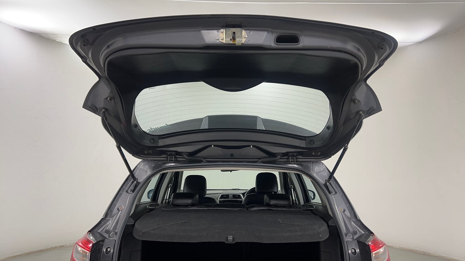 Used 2020 Maruti Suzuki S-Cross Zeta Petrol Manual interior DICKY DOOR OPEN VIEW