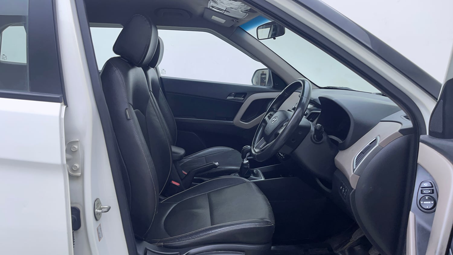 Used 2017 Hyundai Creta SX 1.6 CRDI (O) Diesel Manual interior RIGHT SIDE FRONT DOOR CABIN VIEW