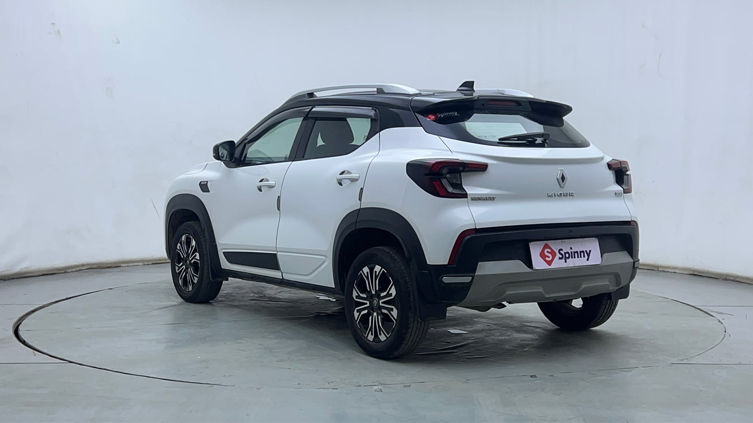 Used 2021 Renault Kiger RXZ AMT Dual Tone Petrol Automatic exterior LEFT REAR CORNER VIEW