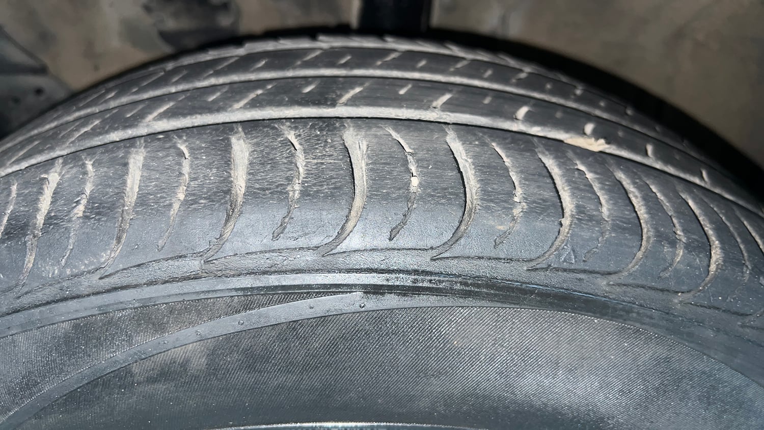 Used 2023 Kia Seltos HTK 1.5 Petrol Manual tyres LEFT FRONT TYRE TREAD VIEW