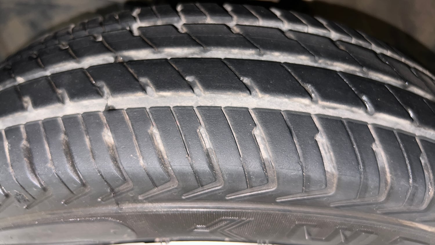 Used 2022 Maruti Suzuki Alto K10 VXi Petrol Manual tyres LEFT FRONT TYRE TREAD VIEW