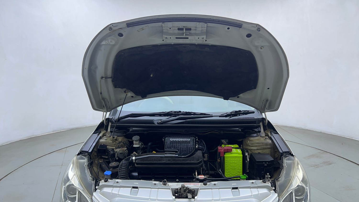 Used 2015 Maruti Suzuki Ciaz ZXi Petrol Manual engine ENGINE & BONNET OPEN FRONT VIEW