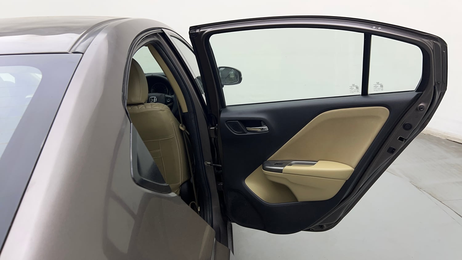 Used 2015 Honda City V Petrol Manual interior RIGHT REAR DOOR OPEN VIEW