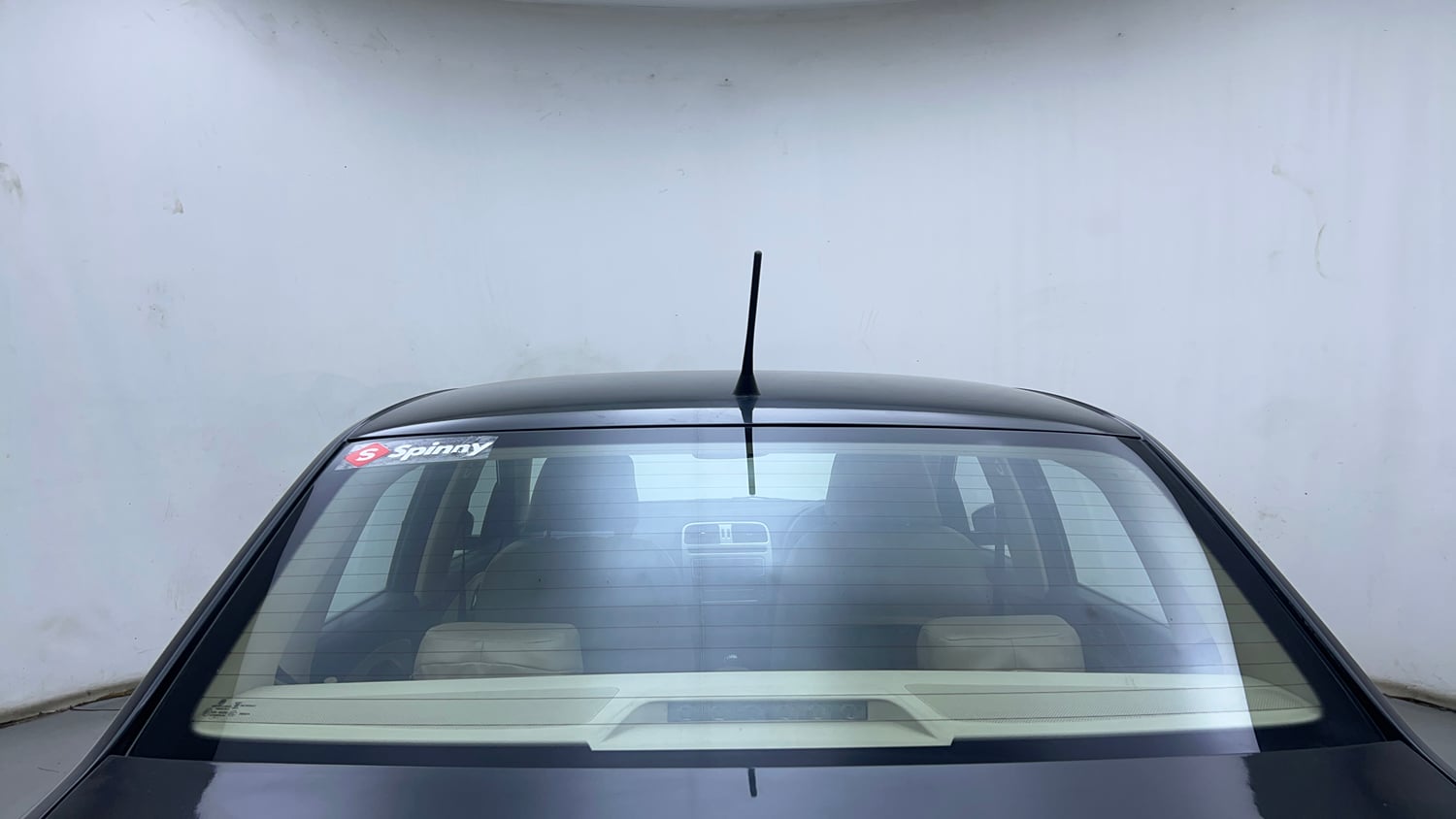 Used 2018 Volkswagen Ameo Highline1.2L Plus (P) 16 Alloy Petrol Manual exterior BACK WINDSHIELD VIEW