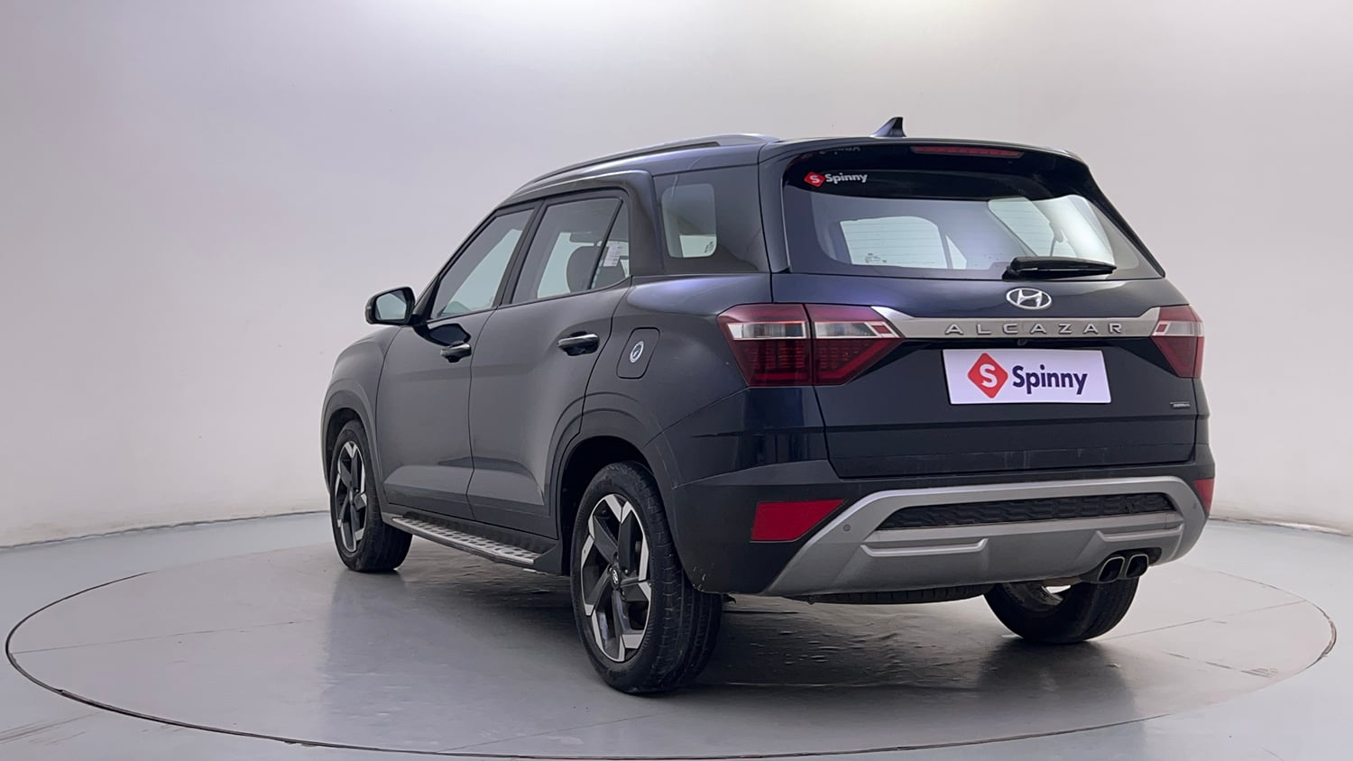 Used 2022 Hyundai Alcazar Signature (O) 7 Seater 1.5 Diesel AT Diesel Automatic exterior LEFT REAR CORNER VIEW