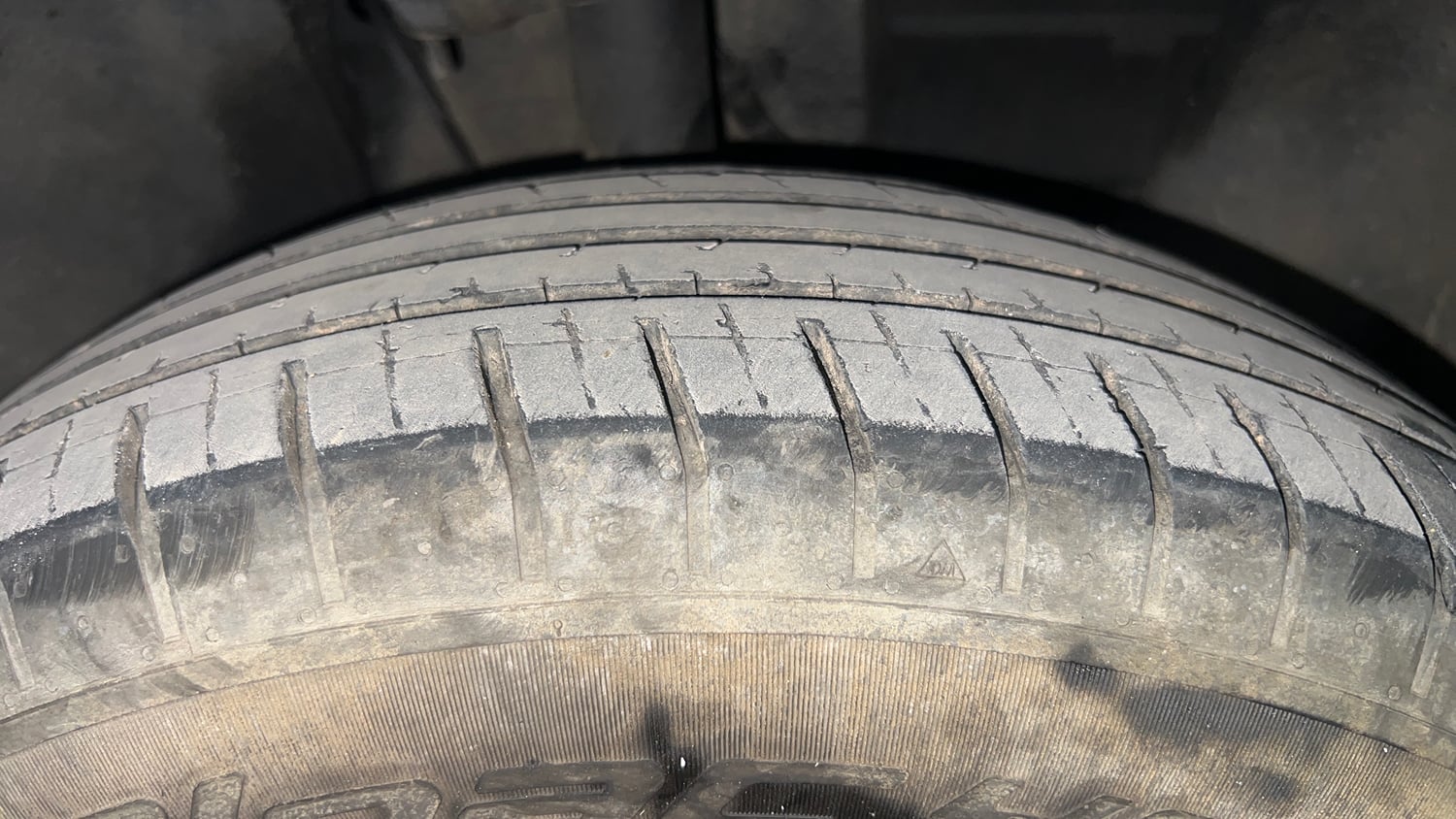 Used 2023 Tata Punch Adventure MT Petrol Manual tyres RIGHT FRONT TYRE TREAD VIEW