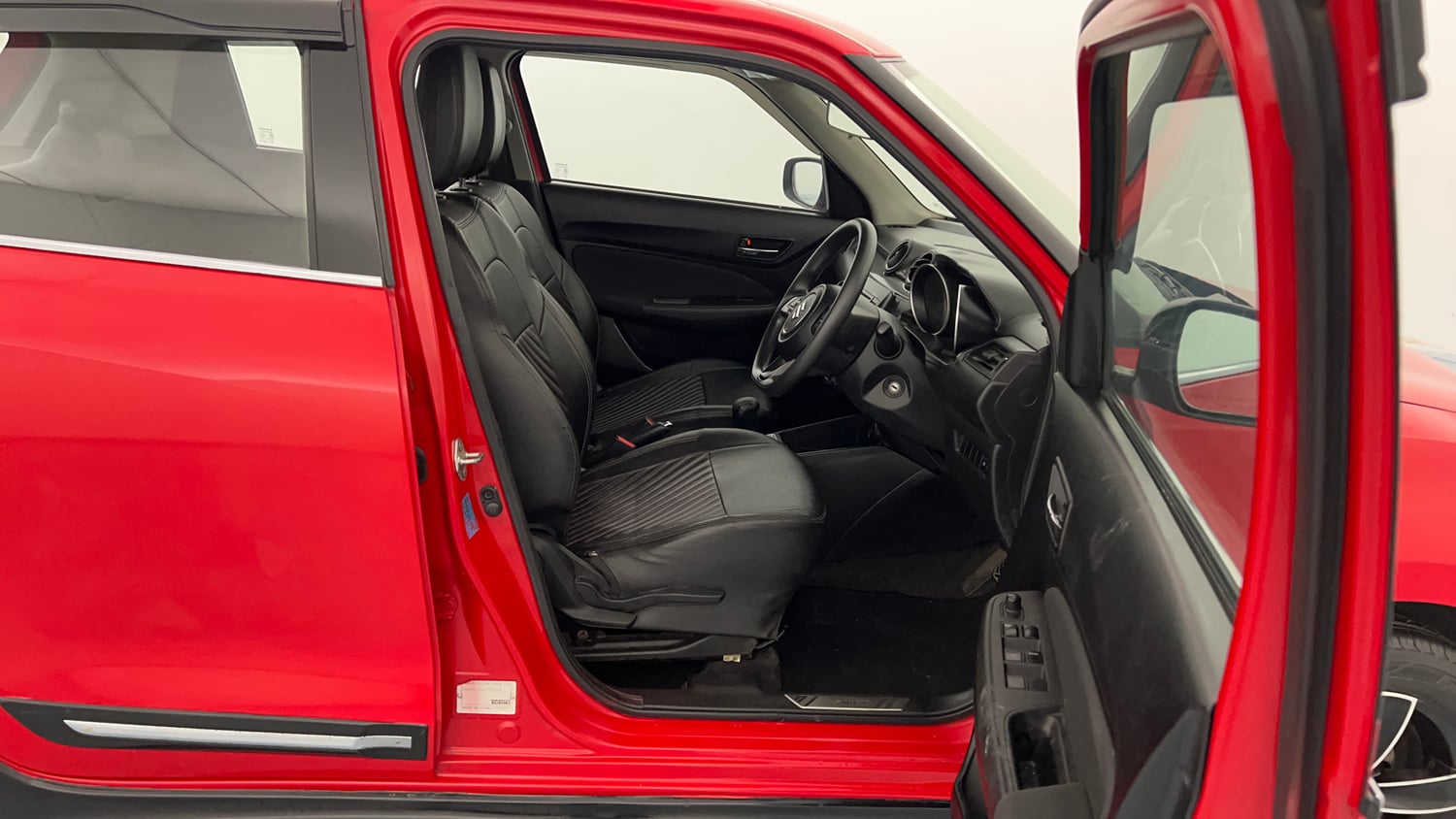 Used 2018 Maruti Suzuki Swift VXi AMT Petrol Automatic interior RIGHT SIDE FRONT DOOR CABIN VIEW