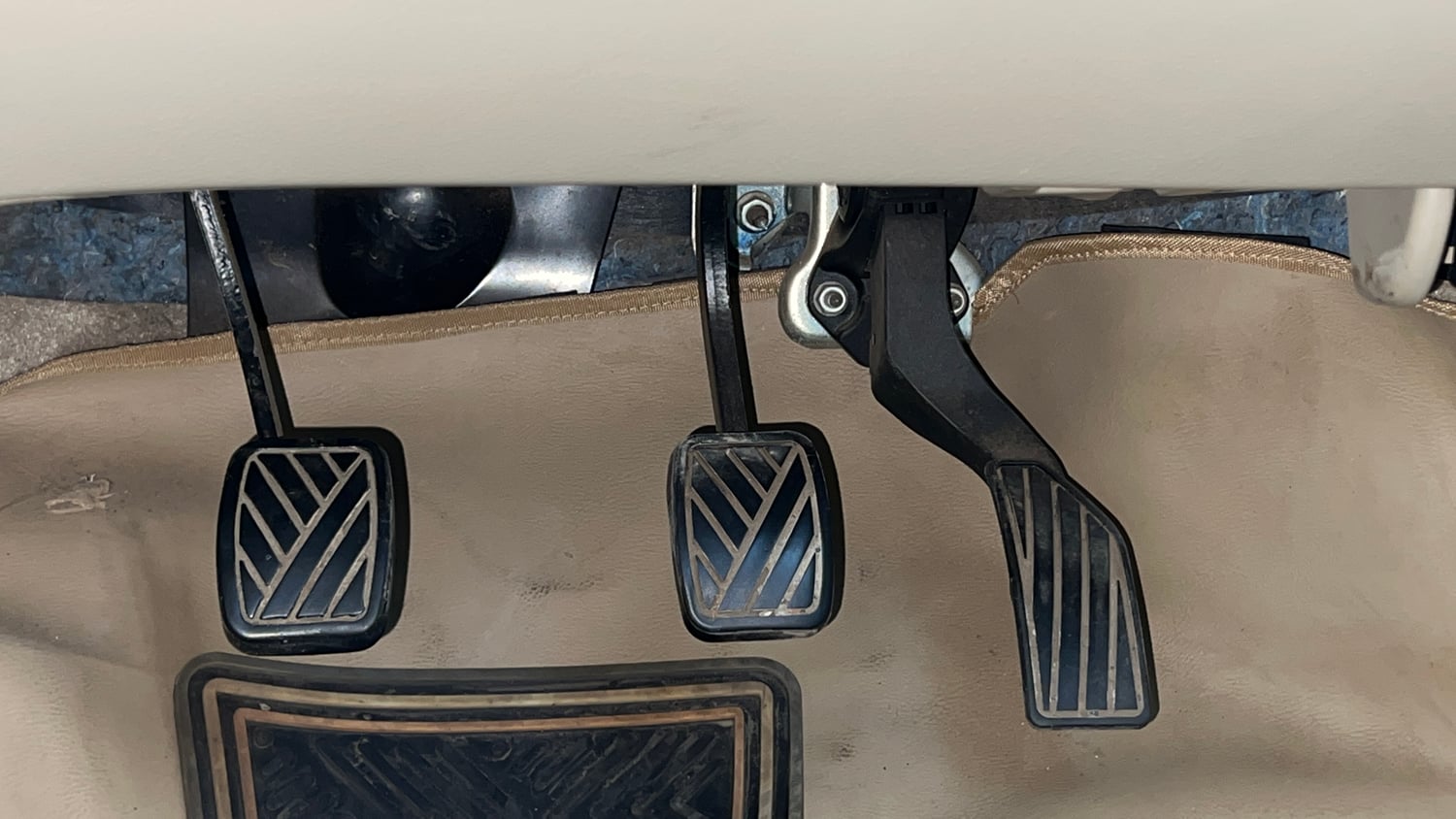 Used 2018 Maruti Suzuki Ciaz Alpha 1.4 MT Petrol Manual interior PEDALS VIEW