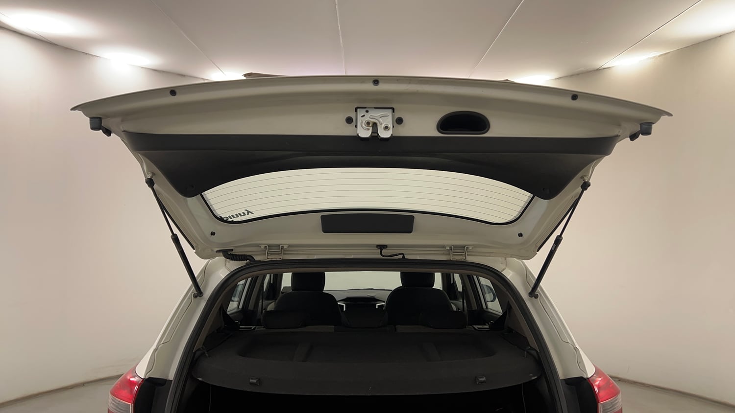 Used 2017 Hyundai Creta 1.6 SX Plus AT Petrol Petrol Automatic interior DICKY DOOR OPEN VIEW