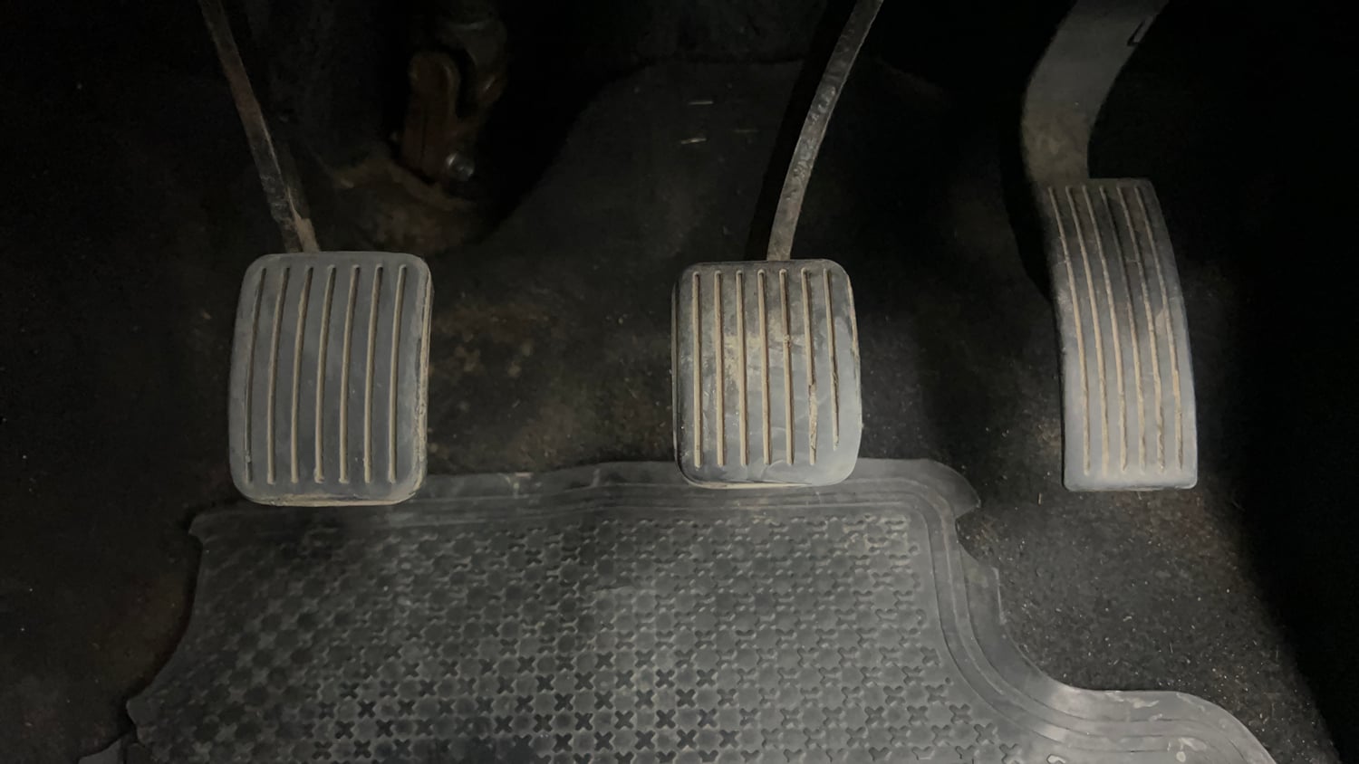 Used 2015 Hyundai Grand i10 Magna 1.2 Kappa VTVT Petrol Manual interior PEDALS VIEW