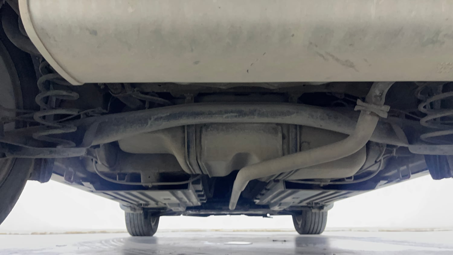 Used 2019 maruti-suzuki Vitara Brezza ZDi Plus Dual Tone AGS Diesel Automatic extra REAR UNDERBODY VIEW (TAKEN FROM REAR)