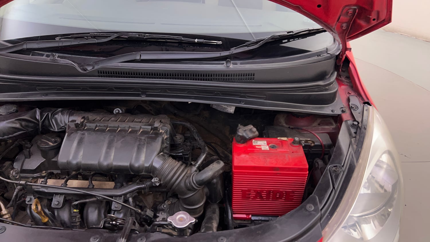 Used 2013 Hyundai i10 Magna 1.2 Kappa2 Petrol Manual engine ENGINE LEFT SIDE HINGE & APRON VIEW